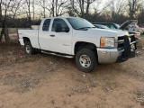 Chevy 4wd. 3qt ton. 300k miles. Packrat toolbox. Wench on the front. 4x4.