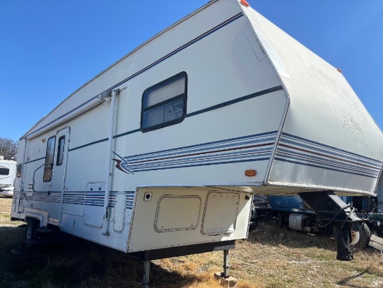 30' 5th Wheel Camper