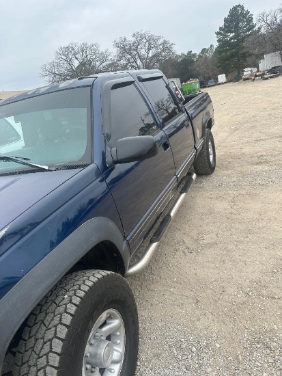 1998 Chevy 3/4 ton 4x4 250k miles