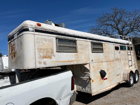 22' Gooseneck 2 Horse Trailer w/ Tack room & AC