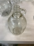 White House Quart Vinegar Jar