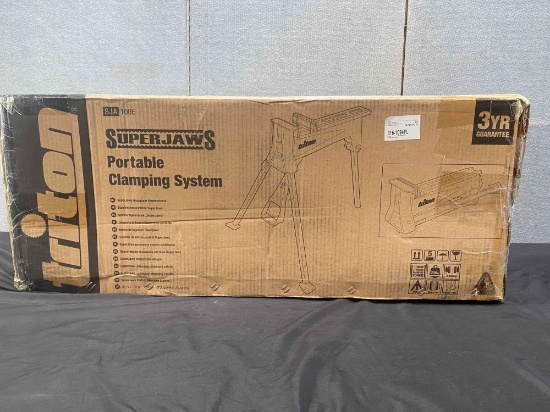 SuperJaws Portable Clamping system