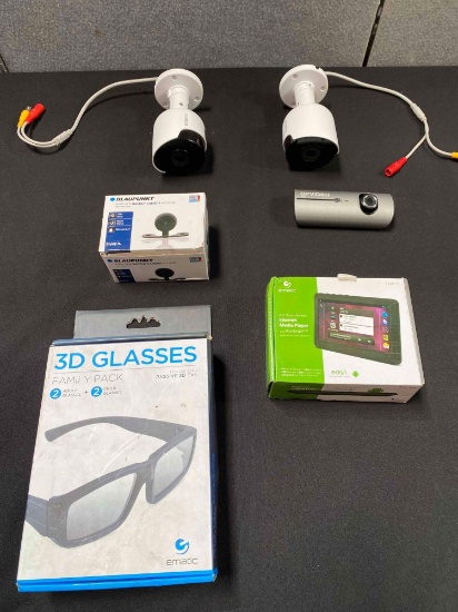 Lot of Cameras, Internet media player and 3D Glasses