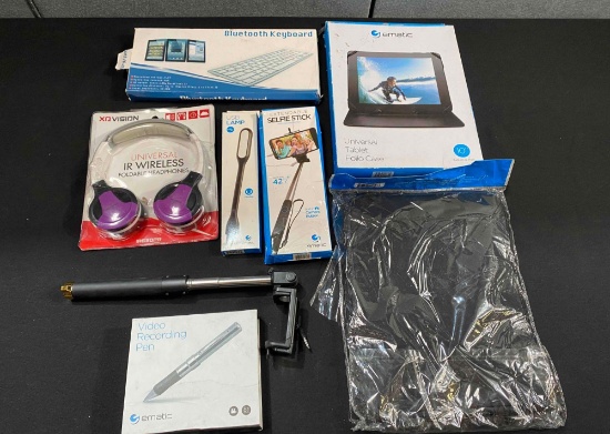 Lot of Electronic Items and Cases
