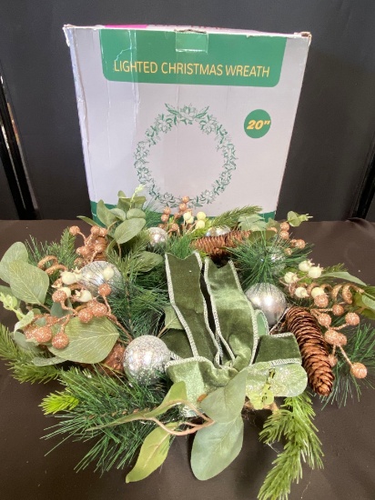 YULETIME Lighted Christmas Wreath