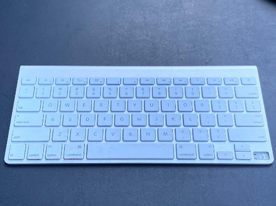 Apple Keyboard