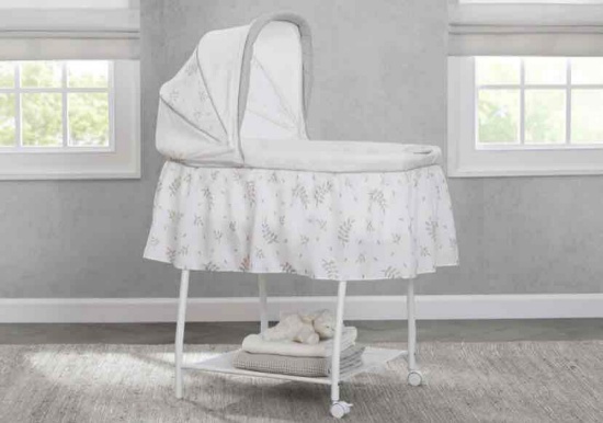 Little Folks Silent Auto Gliding Bassinet