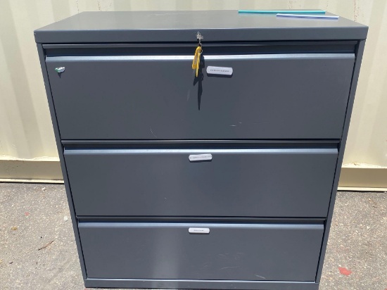 Metal shelf storage