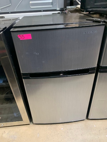 INSIGNIA Refrigerator/Freezer