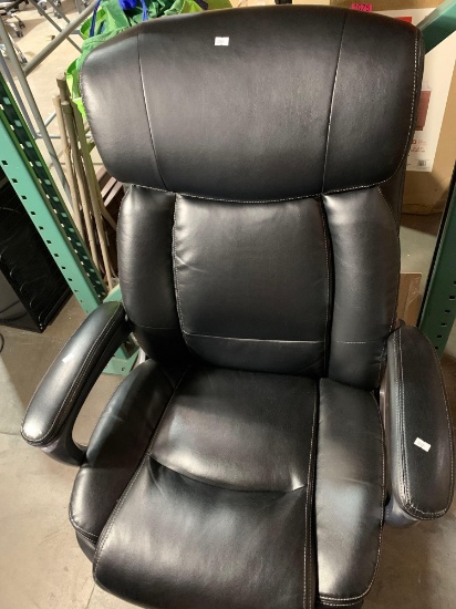 Office Chair W/Wheels