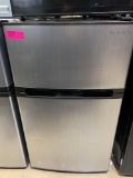INSIGNIA Refrigerator/Freezer
