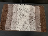 32? X 20? Microfiber Rug