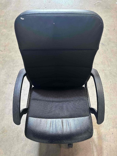Office chair W/Wheels