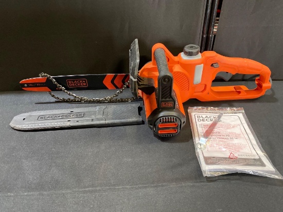 BLACK + DECKER CORDED 14. in Chainsaw