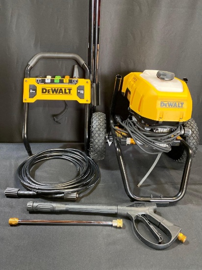 DeWALT 13 AMP ELECTRIC COLD WATER PRESSURE WASHER