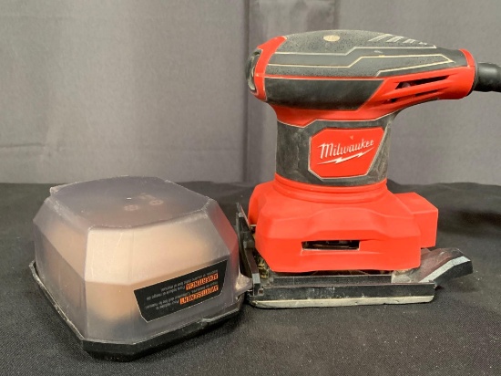 Milwaukee 1/4 Sheet Sander