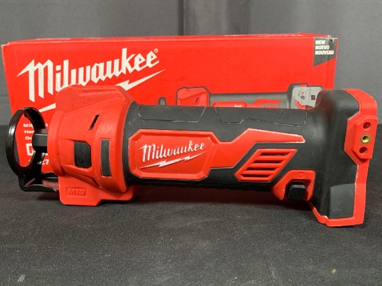 Milwaukee Cut Out Tool