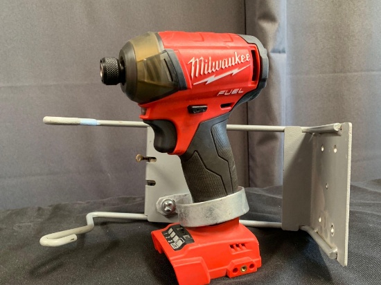 Milwaukee 1/4 in. Hex Impact Driver (Tool-Only)