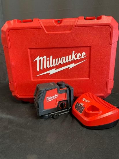 Milwaukee USB Green Rechargeable Cross Line Laser Level
