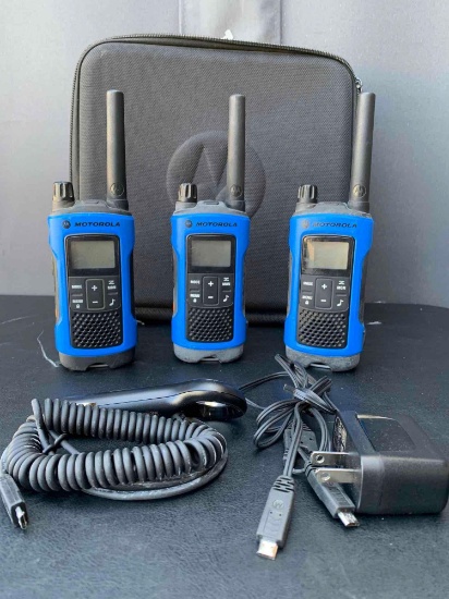 Motorola Walkie-talkie. 2-Way Radios