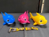 ZURU Robo Alive Junior Baby Shark with 9 Batteries