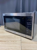 Panasonic 1.3 Cubic Foot Countertop Microwave Oven