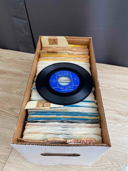 Lot of vintage vinyl records
