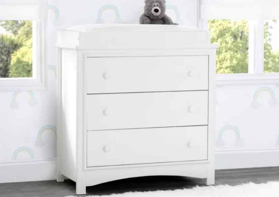 Delta Children Perry 3 Drawer Dresser with Changing Top