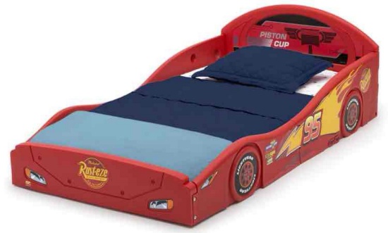 Disney/Pixar Cars Lightning McQueen Toddler Sleep and Play Area