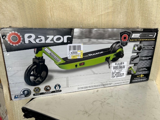 Razor Electric Hub Motor Scooter E90 13112130