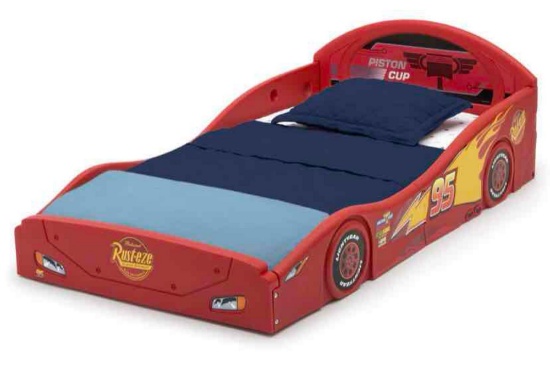 Disney/Pixar Cars Lightning McQueen Plastic Sleep and Play Toddler Bed