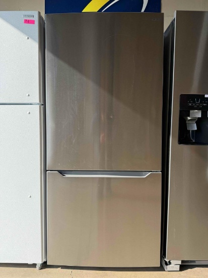 Insignia - 18.6 Cu. Ft. Bottom Freezer Refrigerator with ENERGY STAR Certification - Stainless Steel