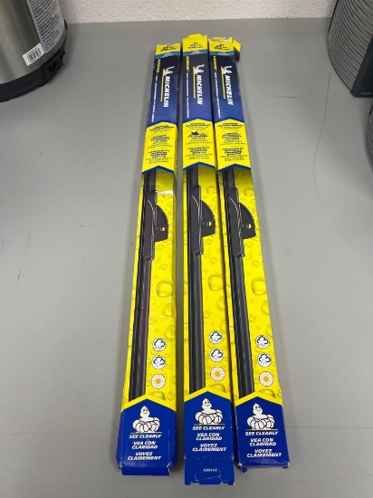 QTY 3 of 21 inch Michelin guardian plus wiper blades