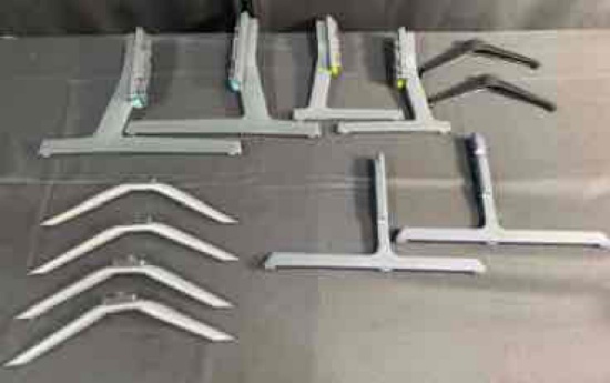 Lot of Monitors/TVs Legs