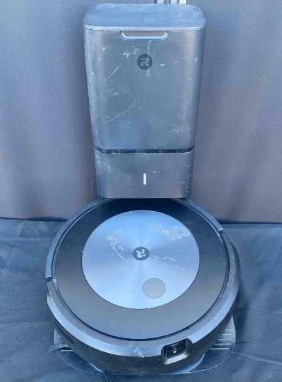 iRobot Cleaner Vacuum & Base