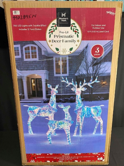 Members Mark Pre-Lit Prismatic Deer Family
