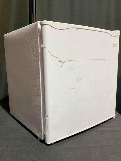 Awanti Compact Frige 19In