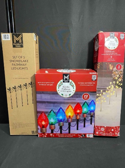 Lot of Members Mark Christmas Lights