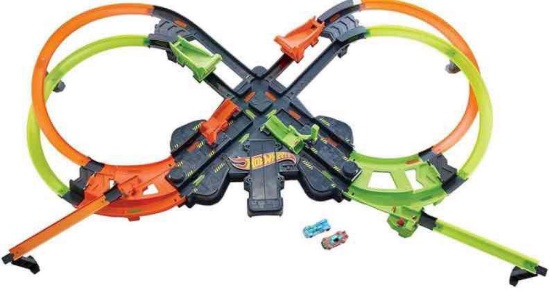 Hot Wheels Colossal Car Toy Track Set