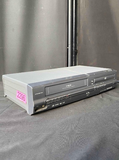 MAGNAVOX Video Cassette Recorder DVD Player
