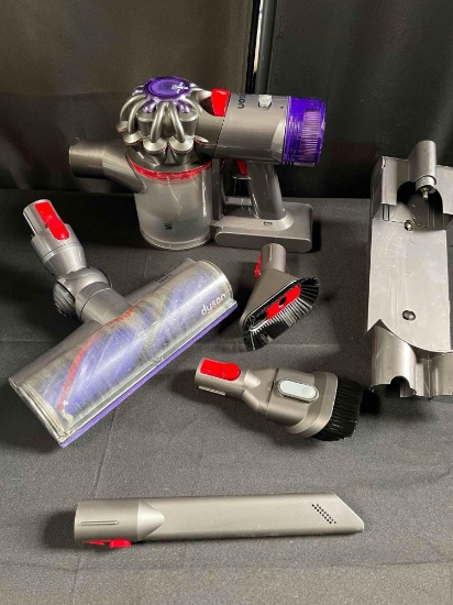 Dyson V8 Cordless Vacuum Cleaner