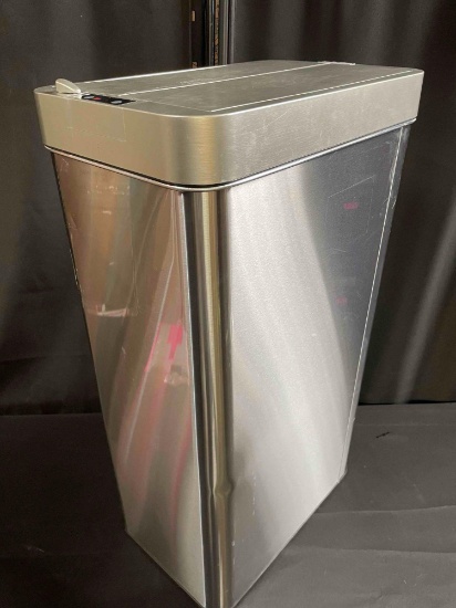iTouchless Kitchen Trash Can