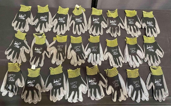 Lot of Gloves HyFlex
