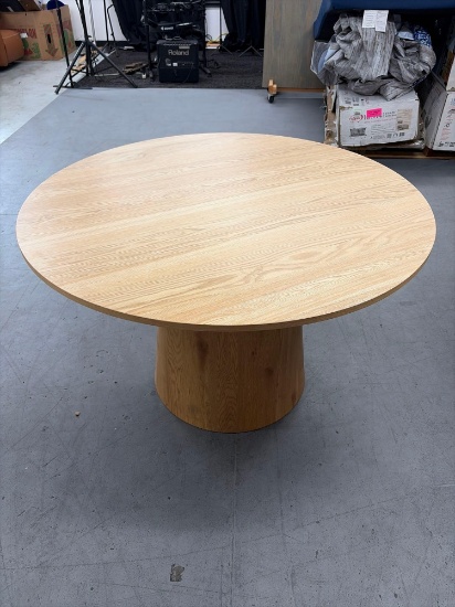 46" Round Pedestal Dining table