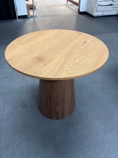/ Agne 35" Round Pedestal Dining Table