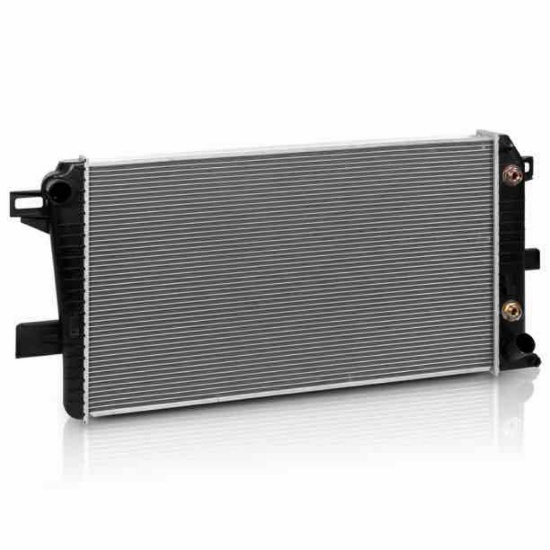 M-AUTO 2510 Aluminum Core Radiator OE Replacement for 2001-2005 Chevrolet Silverado 2500, 2001-2005