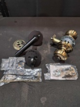 Kwikset Milan Round Keyed Lever & Andover Knob Bed and Bath Lock