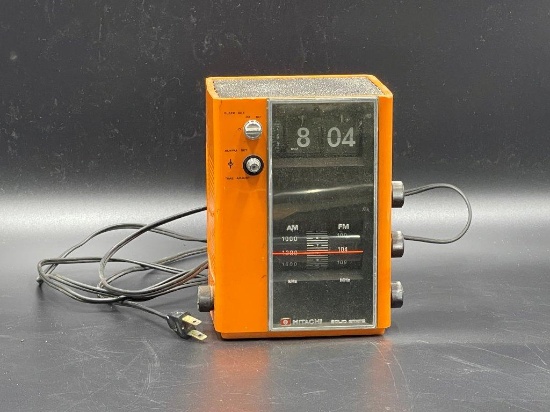 Hitachi Clock Radio