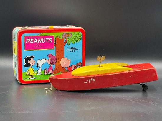 Peanuts Lunchbox and windup Boat