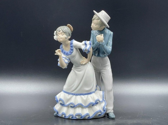 Nao pordelain figurines